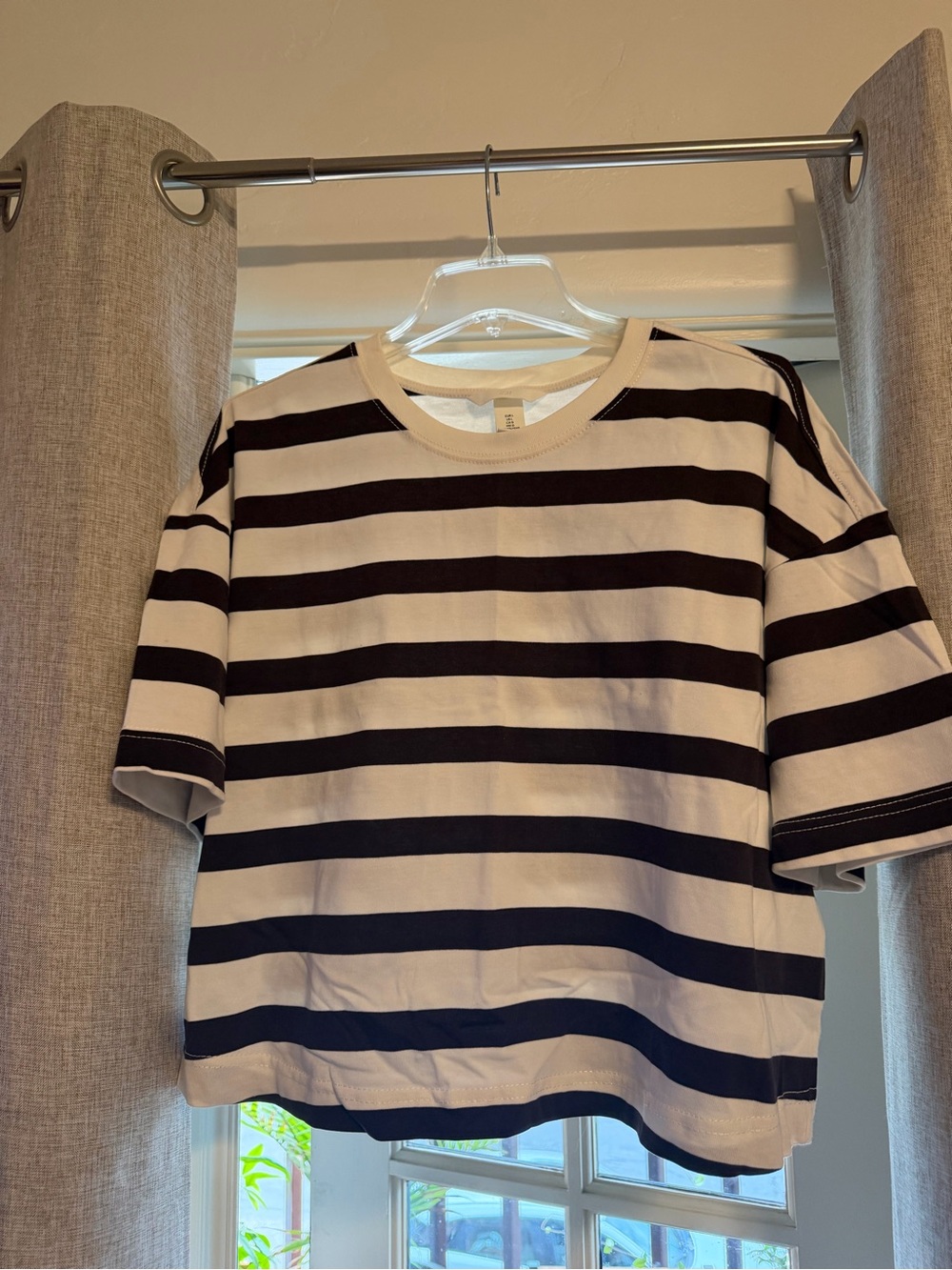 H&M Black and white Striped Short-Sleeve Tee